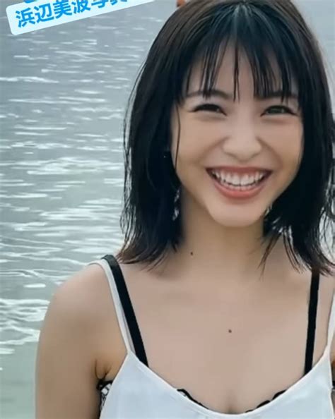 浜辺美波 おっぱい|浜辺美波のヌード濡れ場シーンや水着グラビア画像等320枚｜エ 